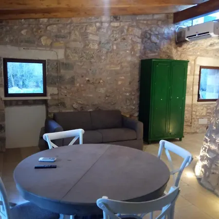 Domek alpejski Trullo Salentino S. Giovanni *